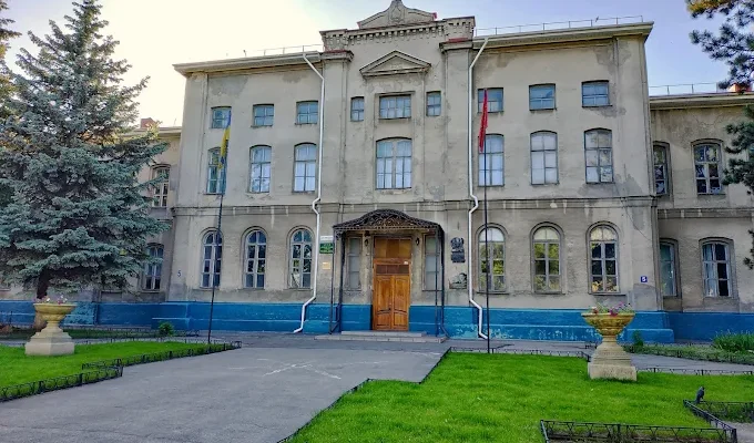 Олександрівська гімназія в Сумах: адреса, контакти та графік роботи
